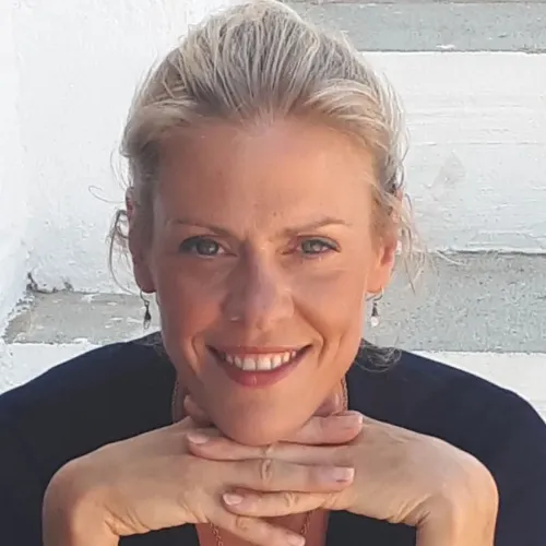 Clodagh Meiklejohnana — Owner and host of Quantum Leap Your Business Summit